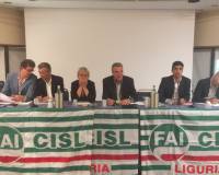 2-Sbarra-saluta-detenuti.jpg